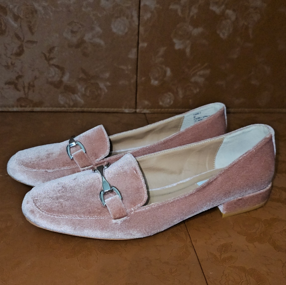 (Size-9) Steve Madden Velvet Pink Horse Bit Loafers "Pawly"